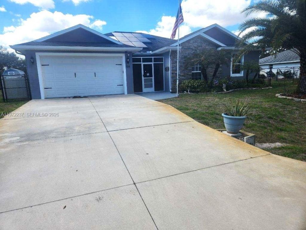 108 Oak Knolls Circle, Sebring, FL 33876 Photo