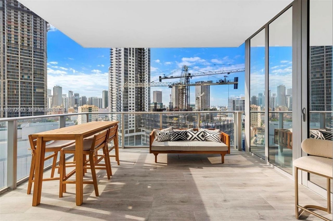 851 NE 1st Ave, Unit 1712, Miami, FL 33132 Photo