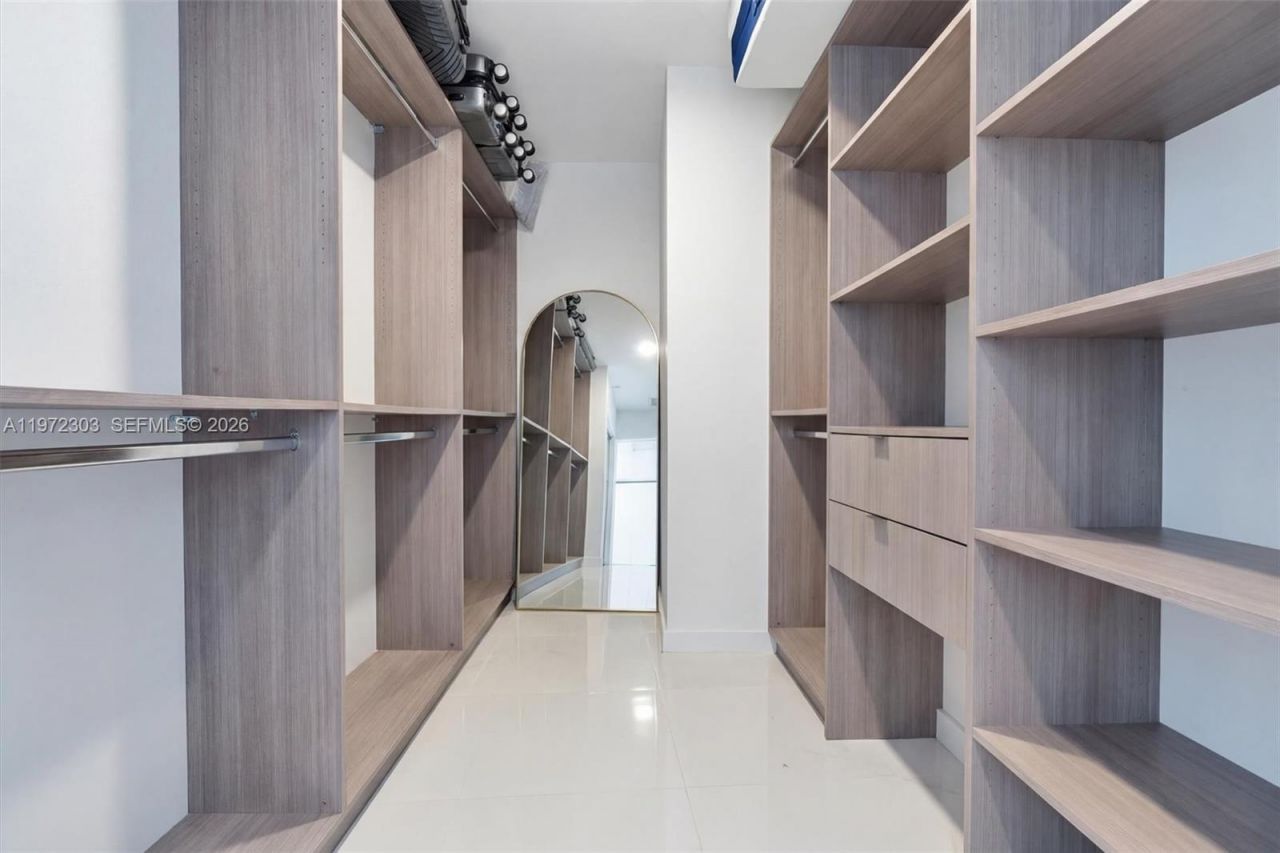 851 NE 1st Ave, Unit 1712, Miami, FL 33132 Photo