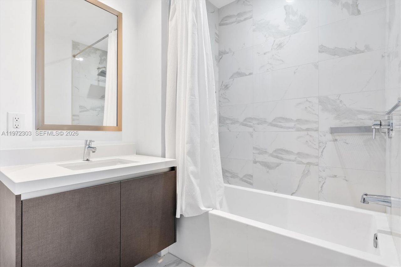 851 NE 1st Ave, Unit 1712, Miami, FL 33132 Photo