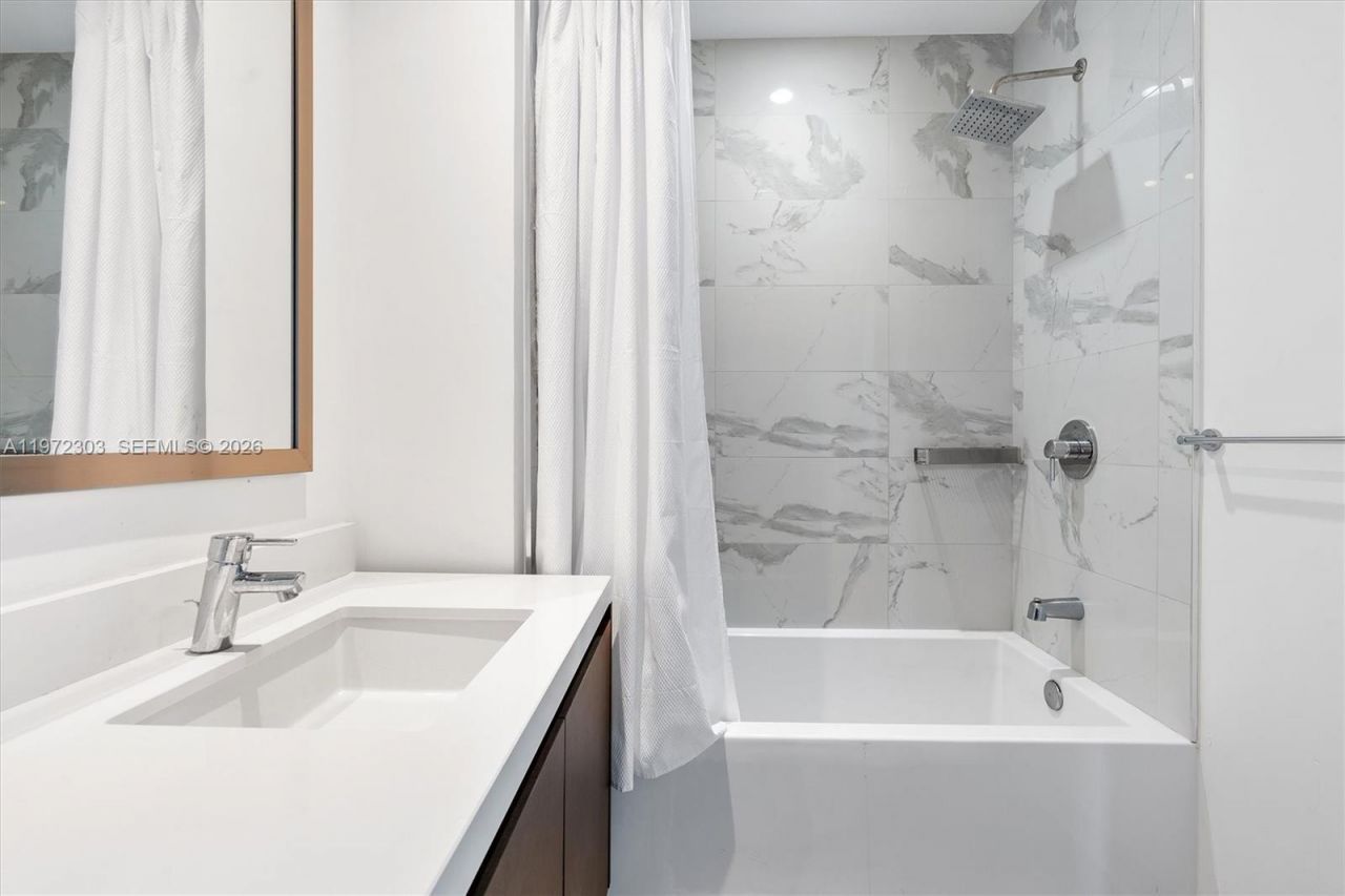 851 NE 1st Ave, Unit 1712, Miami, FL 33132 Photo