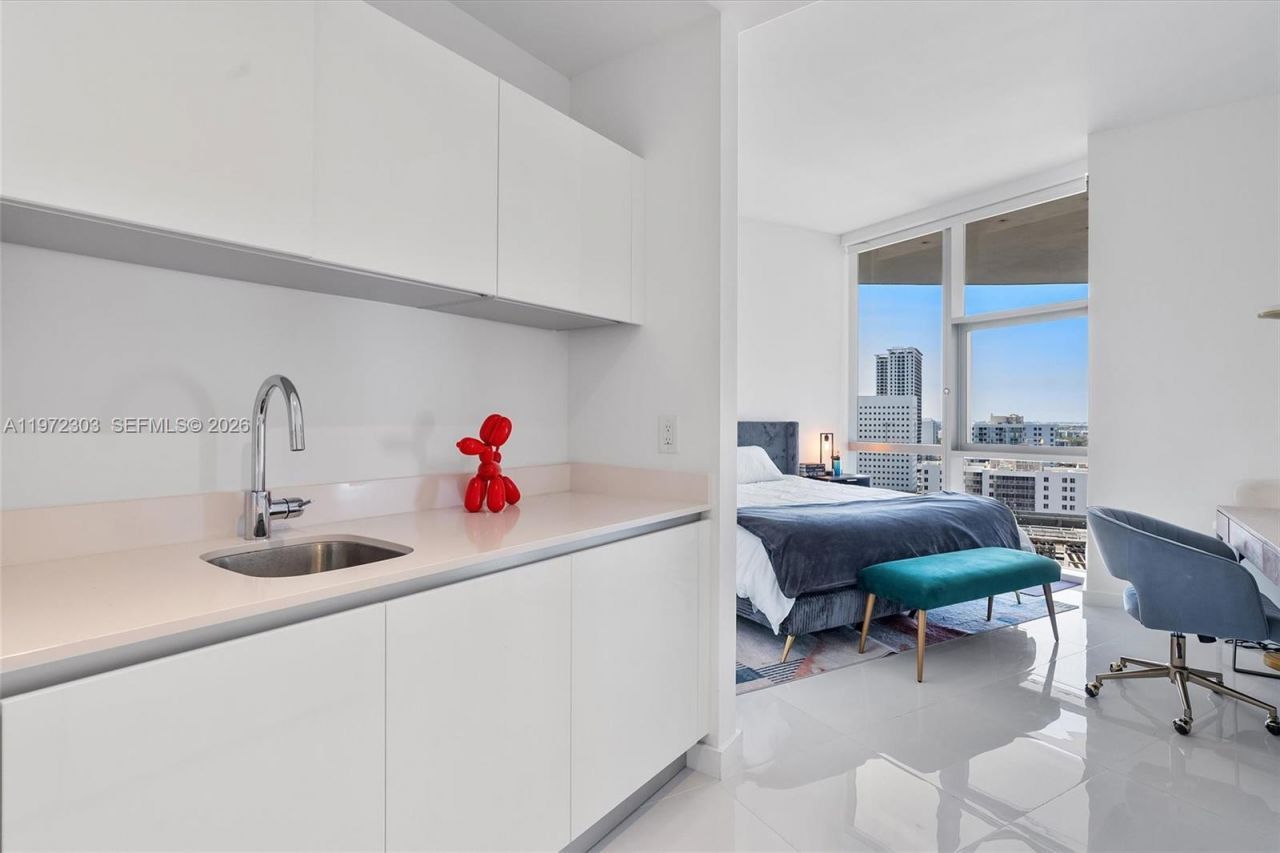 851 NE 1st Ave, Unit 1712, Miami, FL 33132 Photo