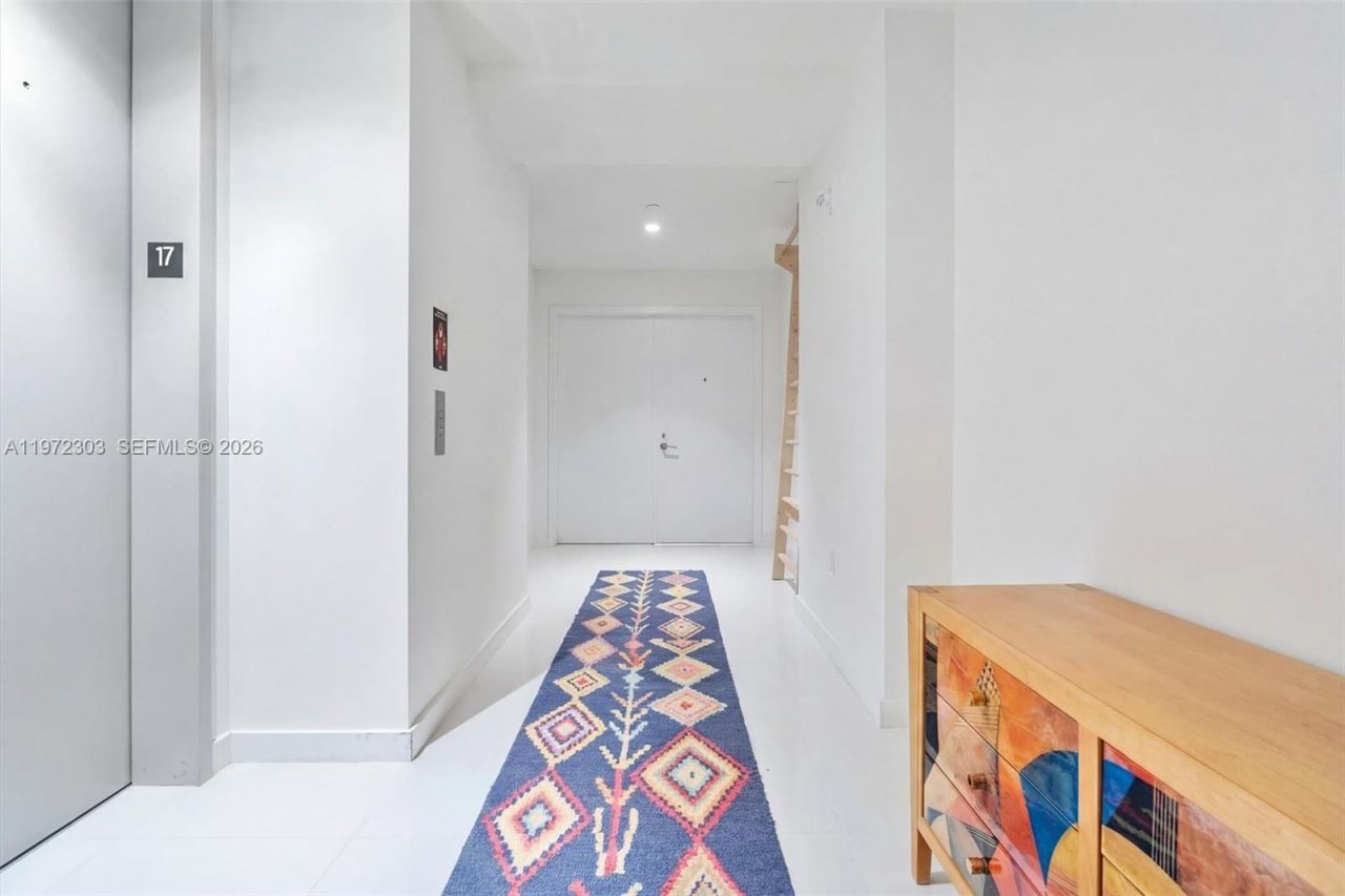 851 NE 1st Ave, Unit 1712, Miami, FL 33132 Photo