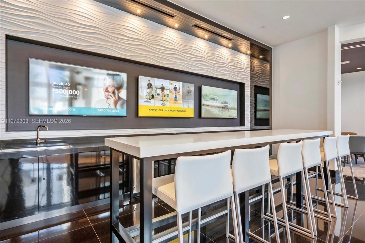 851 NE 1st Ave, Unit 1712, Miami, FL 33132 Photo