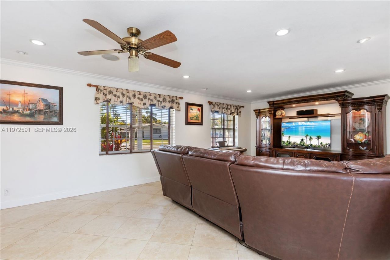 8121 SW 203rd St, Cutler Bay, FL 33189 Photo