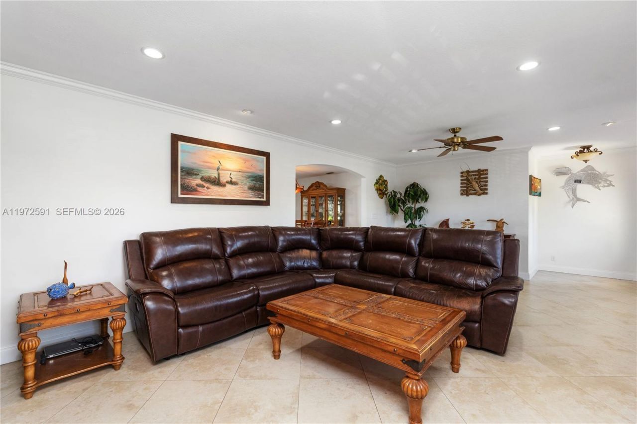 8121 SW 203rd St, Cutler Bay, FL 33189 Photo