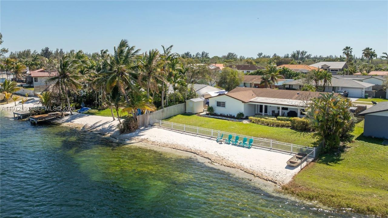 8121 SW 203rd St, Cutler Bay, FL 33189 Photo