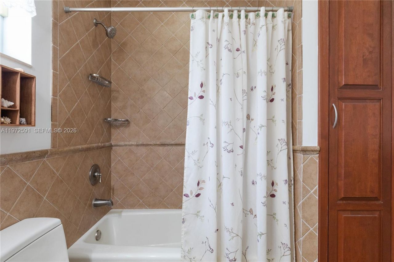 8121 SW 203rd St, Cutler Bay, FL 33189 Photo