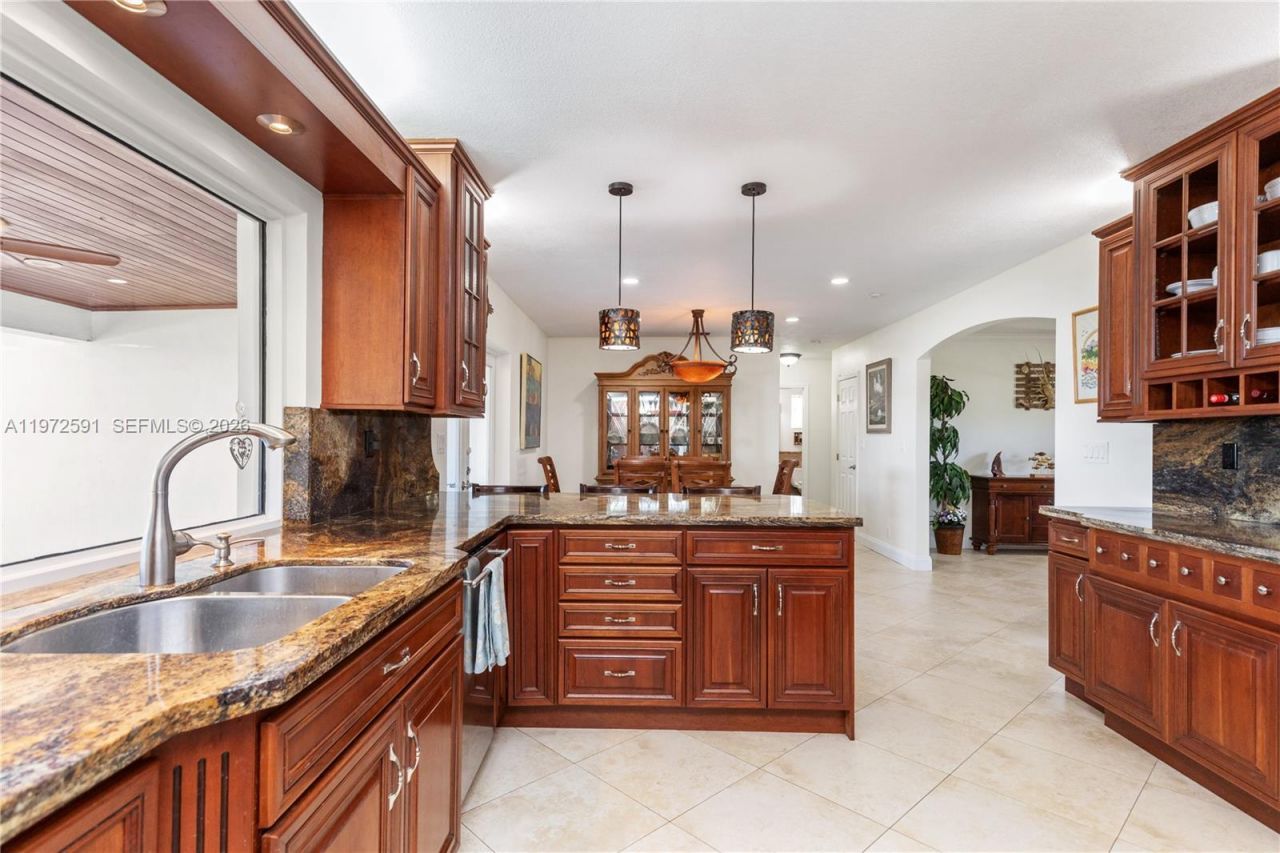 8121 SW 203rd St, Cutler Bay, FL 33189 Photo