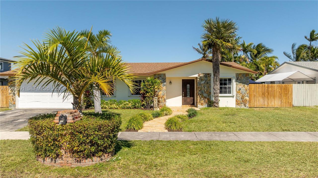 8121 SW 203rd St, Cutler Bay, FL 33189 Photo