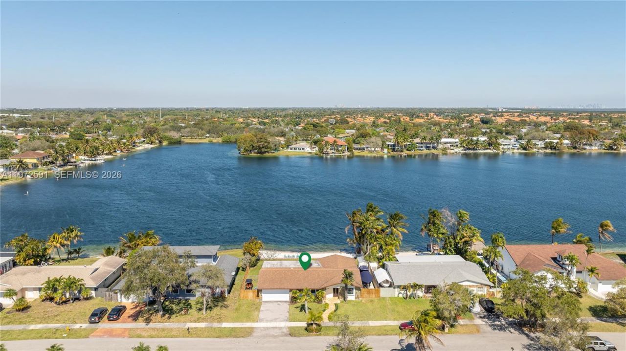 8121 SW 203rd St, Cutler Bay, FL 33189 Photo