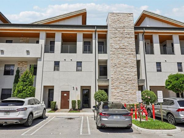 10455 NW 82nd St, Unit 4, Doral, FL 33178