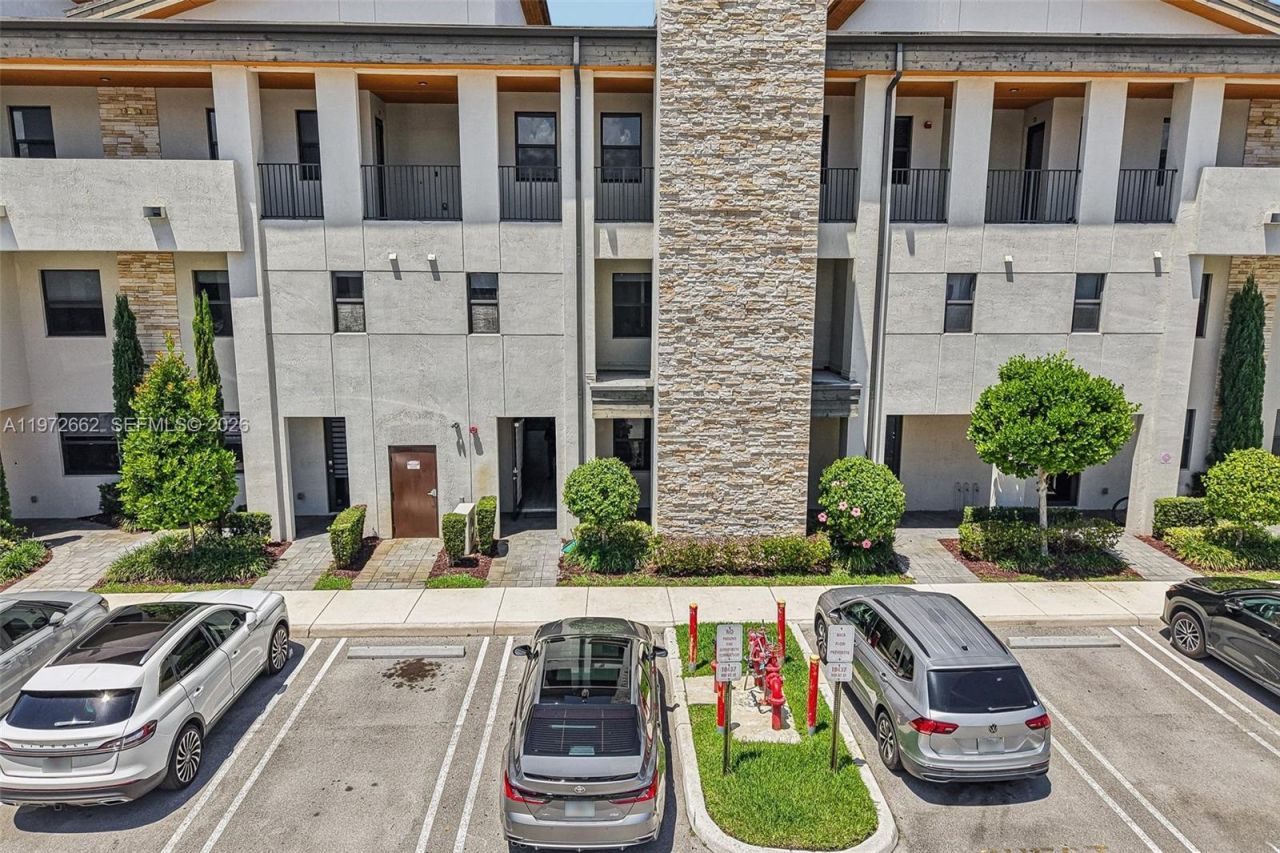10455 NW 82nd St, Unit 4, Doral, FL 33178 Photo