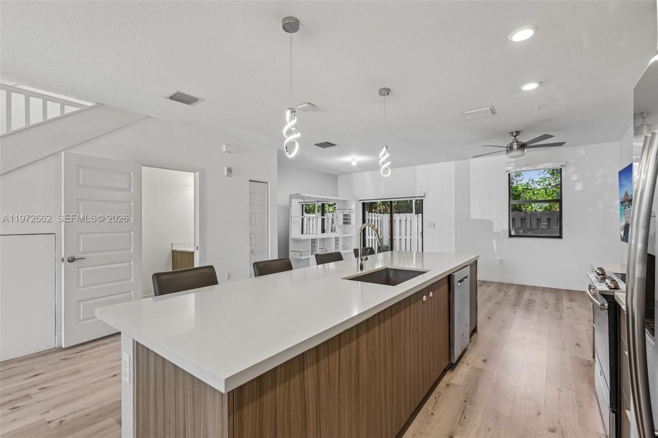 10455 NW 82nd St, Unit 4, Doral, FL 33178 Photo
