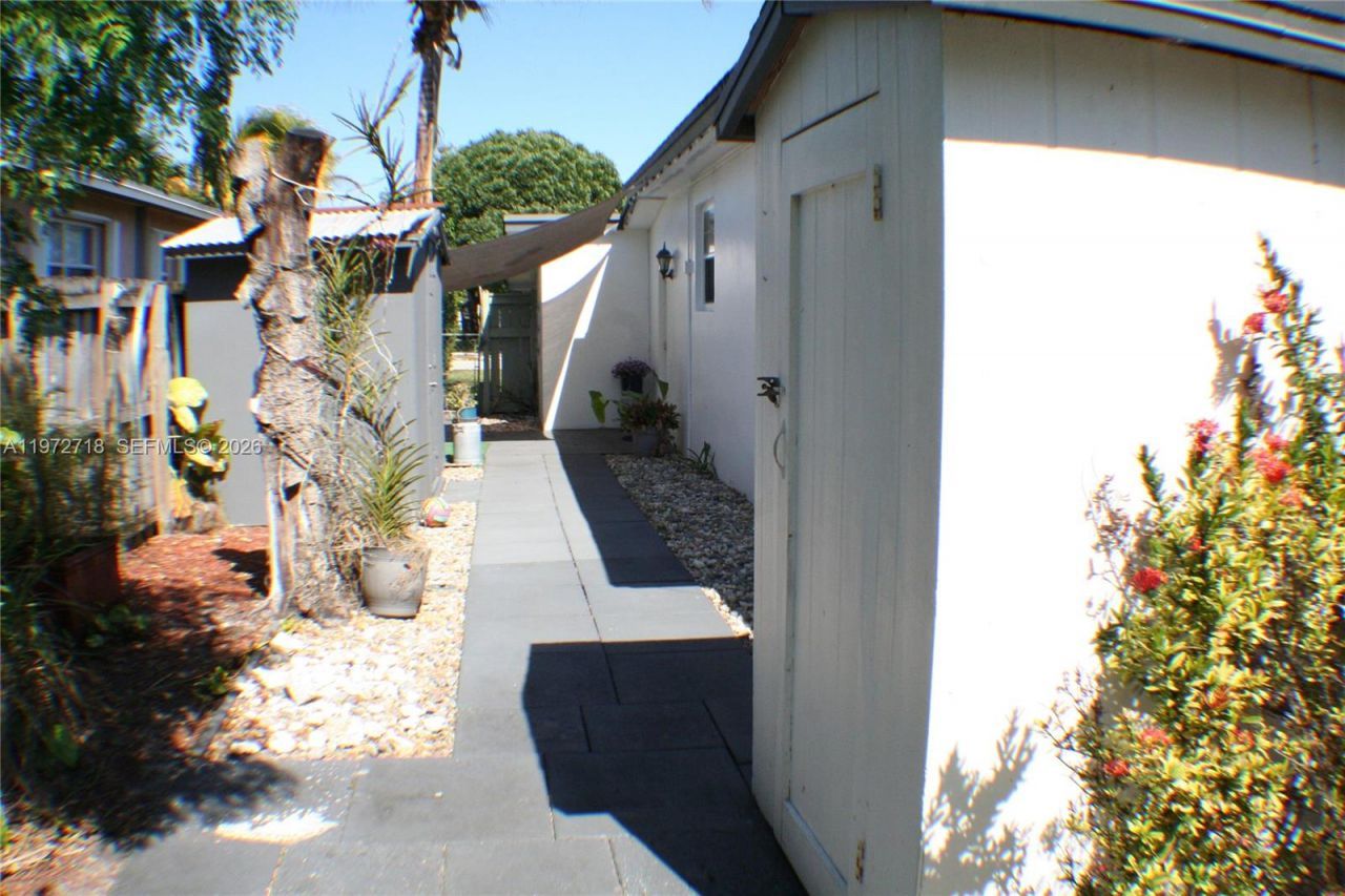 6532 Mayo St , Hollywood, FL 33023 Photo