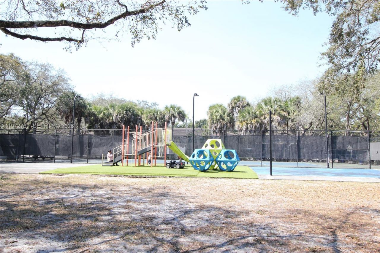 4235 N University Dr , Unit 302, Sunrise, FL 33351 Photo