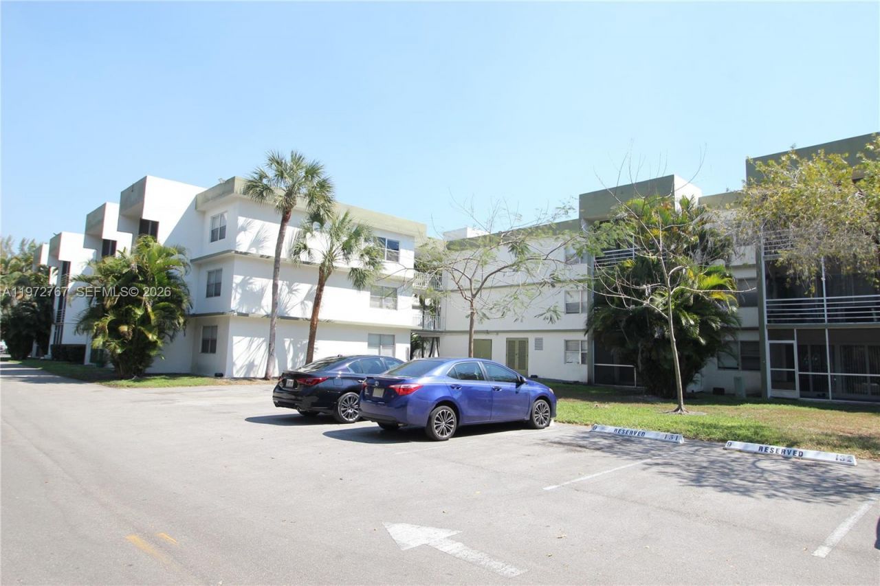 4235 N University Dr , Unit 302, Sunrise, FL 33351 Photo