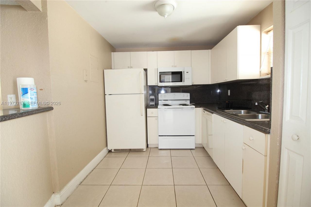 4235 N University Dr , Unit 302, Sunrise, FL 33351 Photo