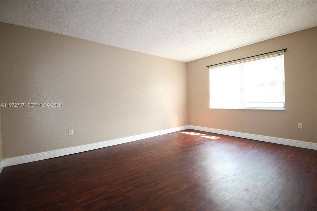 4235 N University Dr , Unit 302, Sunrise, FL 33351 Photo