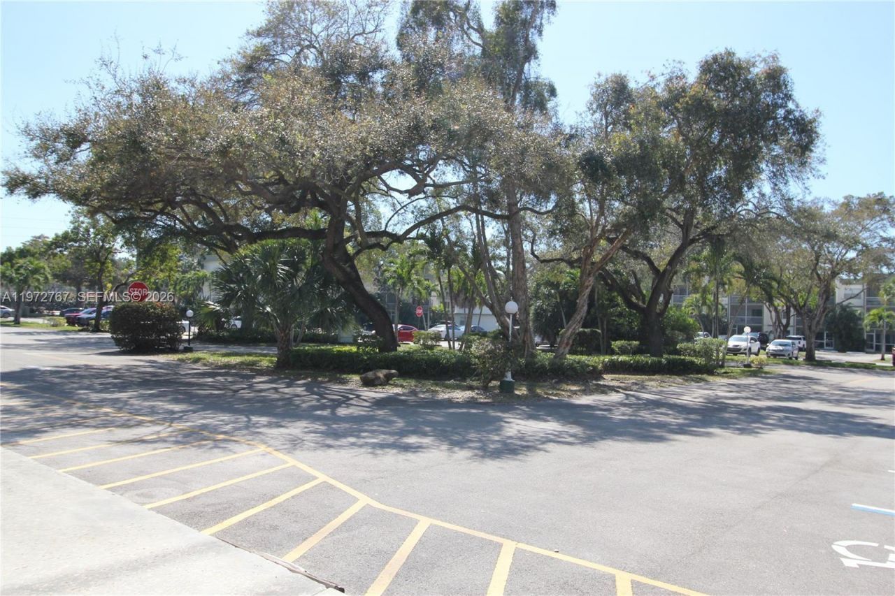 4235 N University Dr , Unit 302, Sunrise, FL 33351 Photo