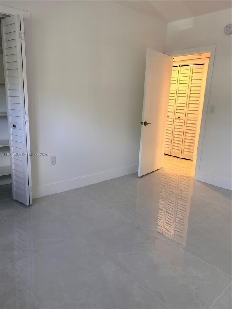 2430 NE 135th St , Unit 201, North Miami, FL 33181 Photo