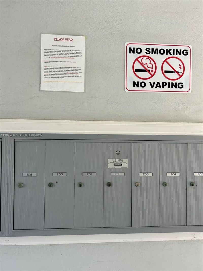 2430 NE 135th St , Unit 201, North Miami, FL 33181 Photo