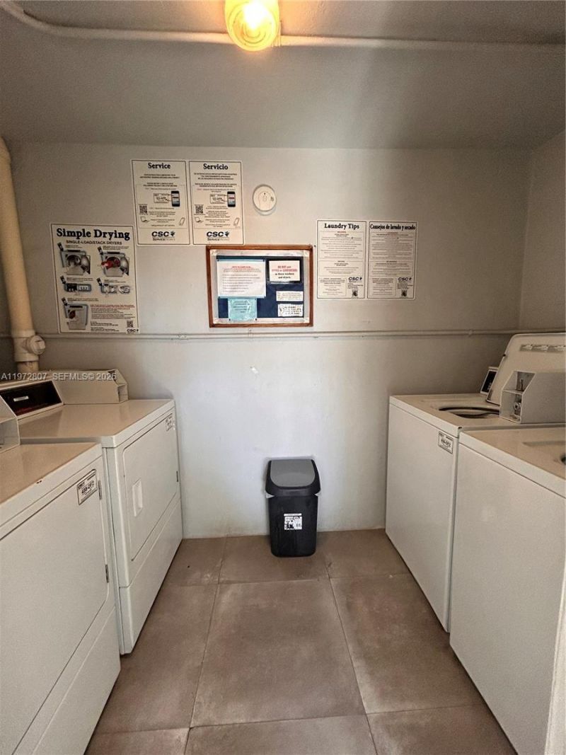 2430 NE 135th St , Unit 201, North Miami, FL 33181 Photo