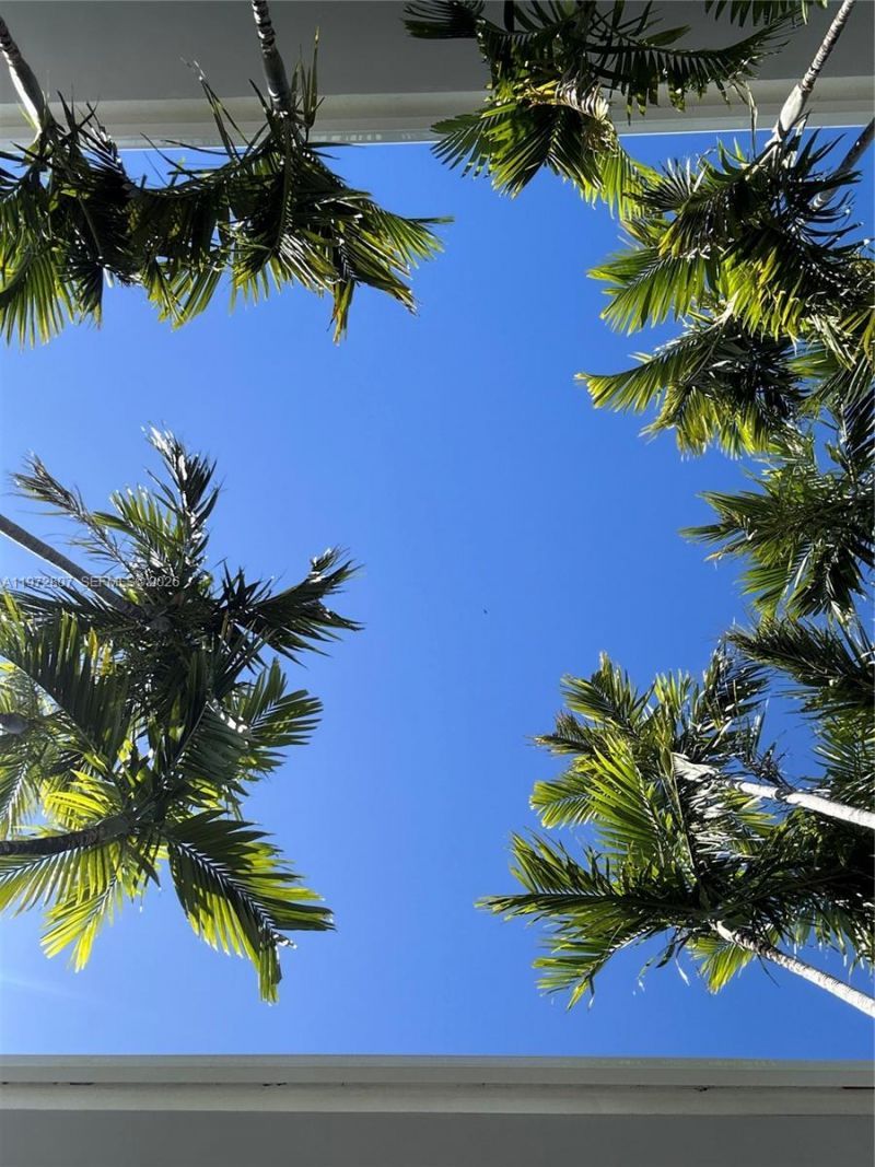 2430 NE 135th St , Unit 201, North Miami, FL 33181 Photo