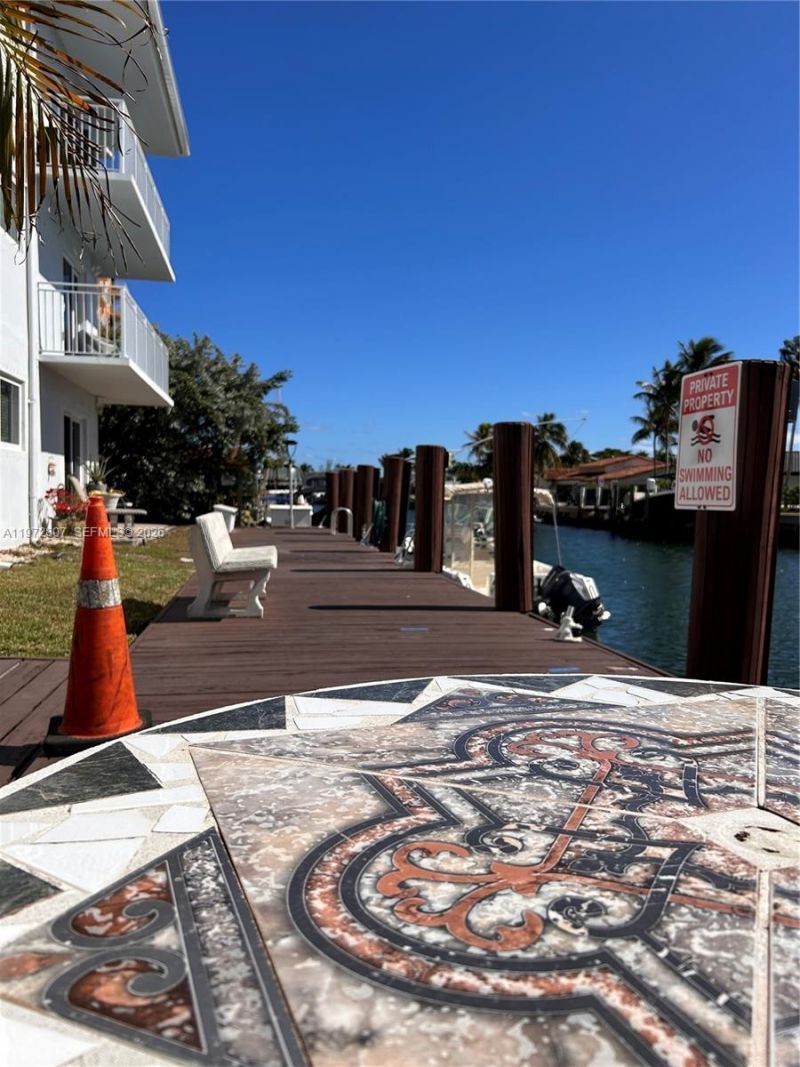 2430 NE 135th St , Unit 201, North Miami, FL 33181 Photo