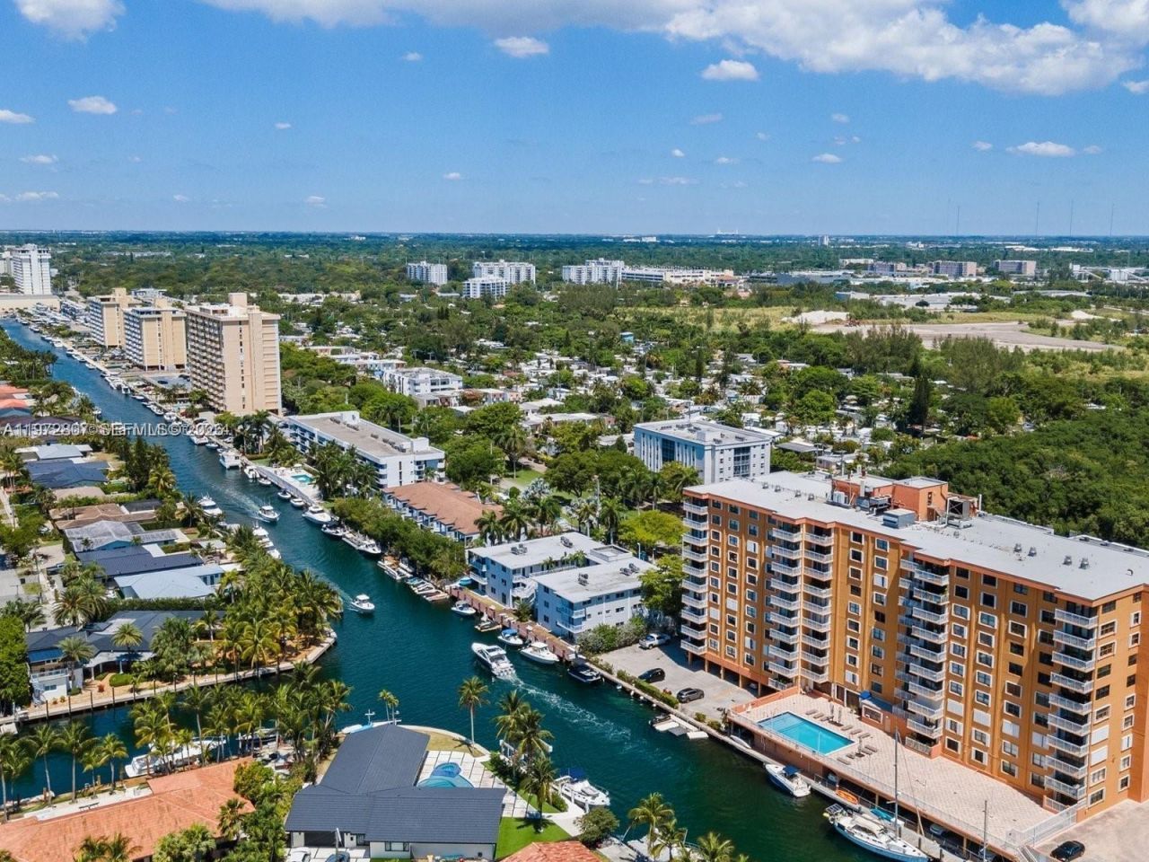 2430 NE 135th St , Unit 201, North Miami, FL 33181 Photo