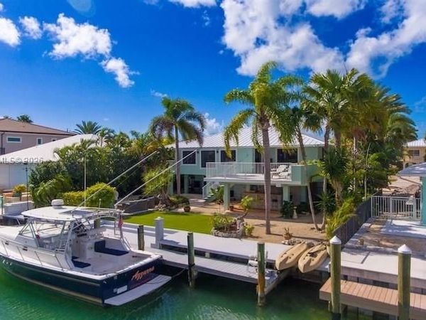 520 12th St, Key Colony, FL 33051