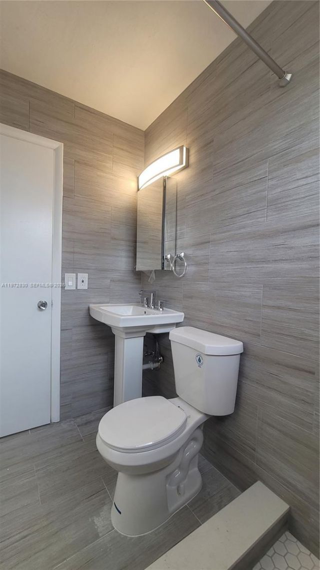 34 E 21st St , Unit 1, Hialeah, FL 33010 Photo