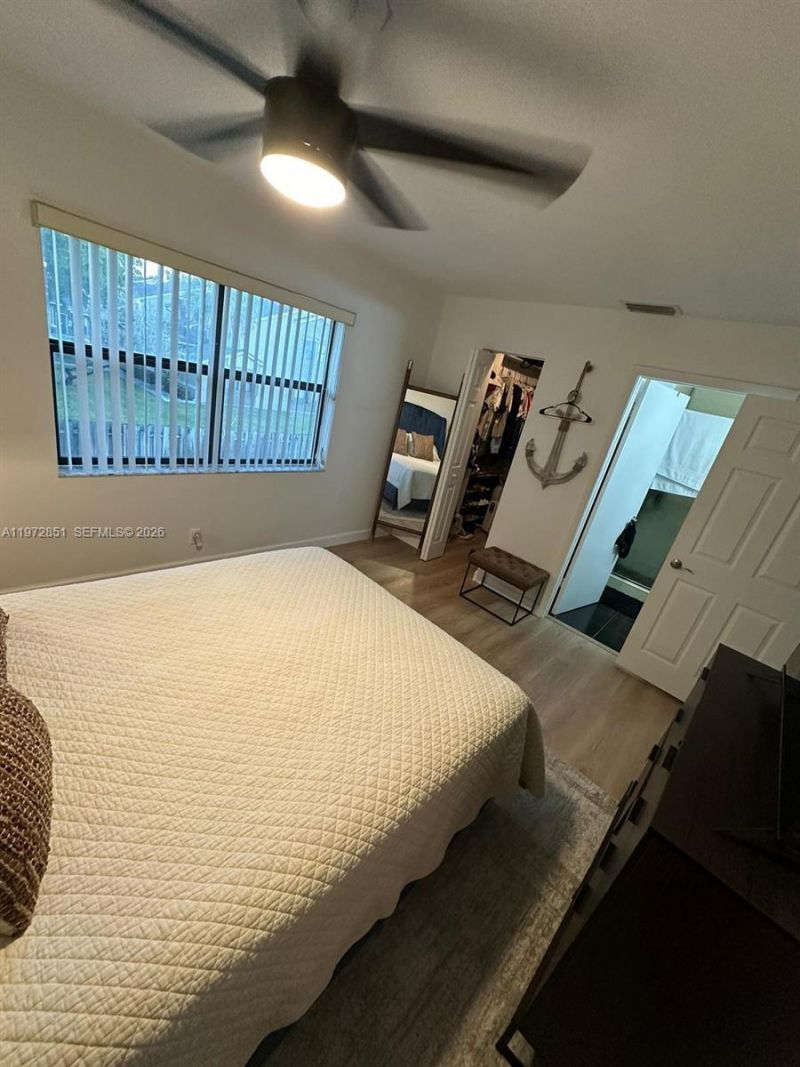 10025 Winding Lake Rd, Unit 204, Sunrise, FL 33351 Photo