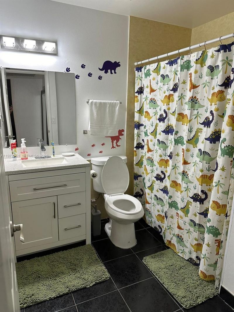 10025 Winding Lake Rd, Unit 204, Sunrise, FL 33351 Photo