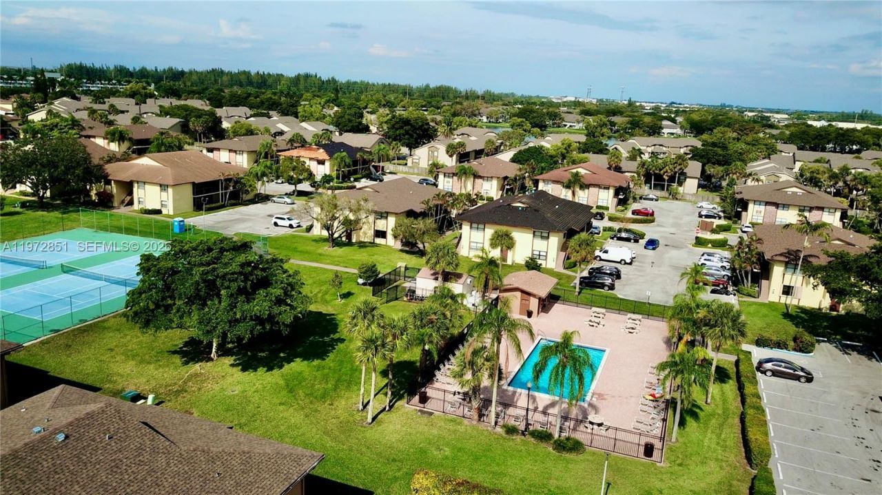 10025 Winding Lake Rd, Unit 204, Sunrise, FL 33351 Photo