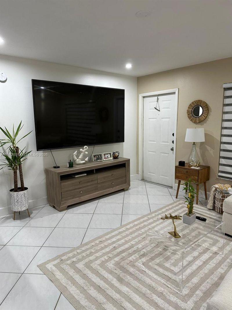 10025 Winding Lake Rd, Unit 204, Sunrise, FL 33351 Photo