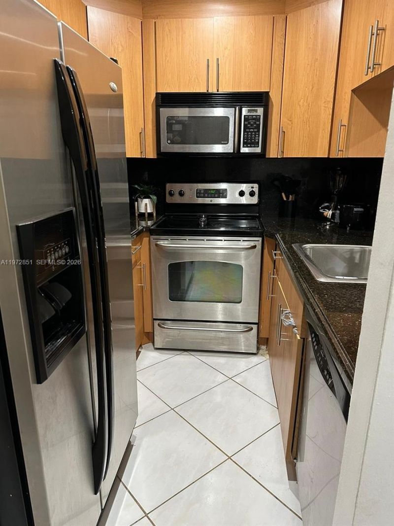 10025 Winding Lake Rd, Unit 204, Sunrise, FL 33351 Photo