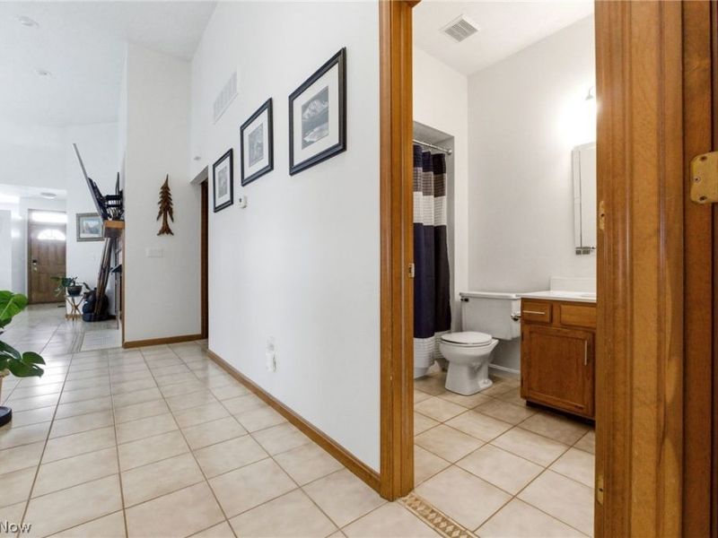 23265 Wainwright Terrace, Olmsted Falls, OH 44138 Photo 17