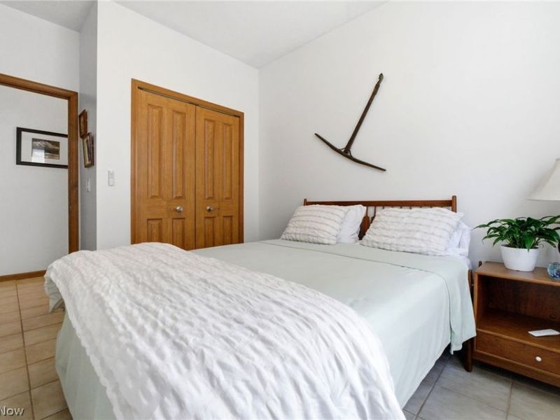 23265 Wainwright Terrace, Olmsted Falls, OH 44138 Photo 19