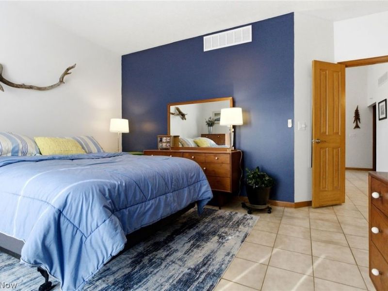 23265 Wainwright Terrace, Olmsted Falls, OH 44138 Photo 23