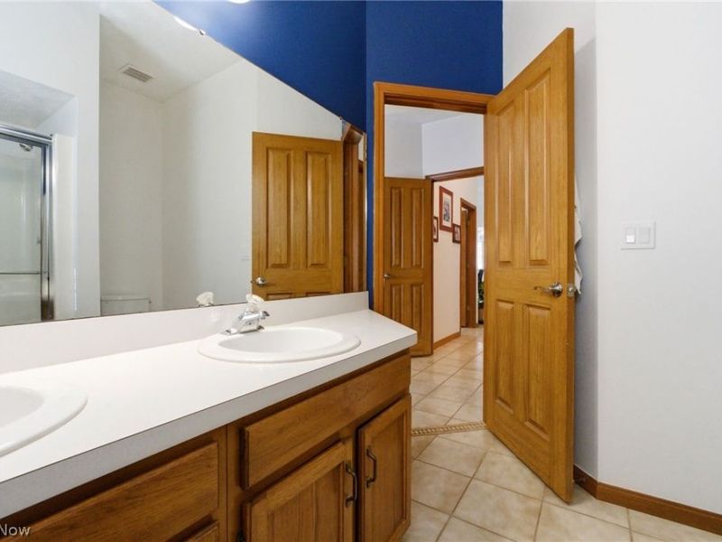 23265 Wainwright Terrace, Olmsted Falls, OH 44138 Photo 28