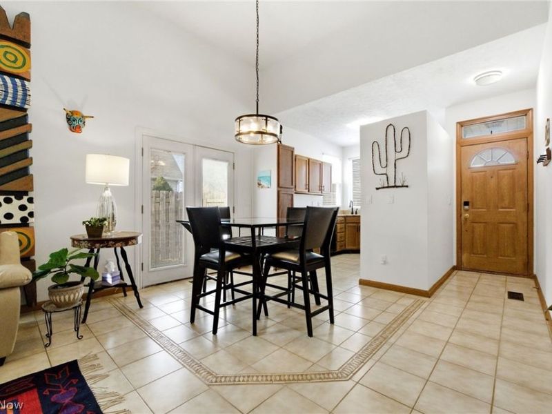 23265 Wainwright Terrace, Olmsted Falls, OH 44138 Photo 5