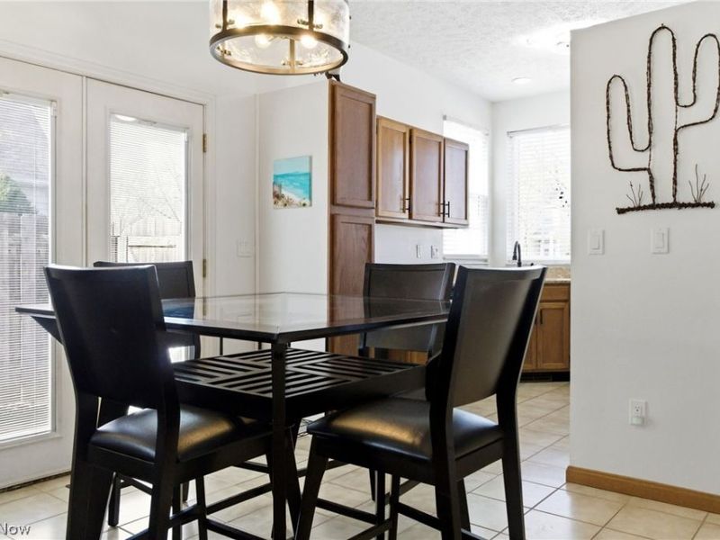 23265 Wainwright Terrace, Olmsted Falls, OH 44138 Photo 6