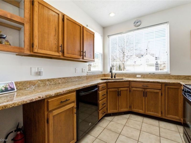 23265 Wainwright Terrace, Olmsted Falls, OH 44138 Photo 7