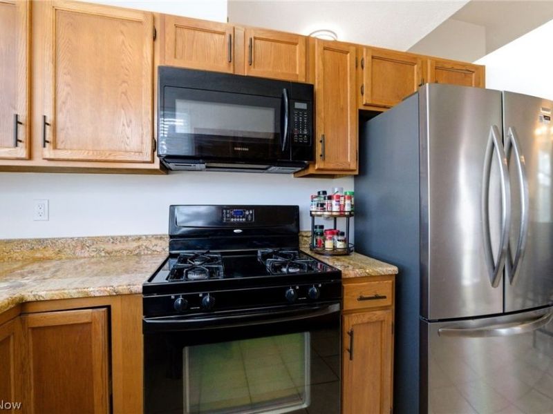 23265 Wainwright Terrace, Olmsted Falls, OH 44138 Photo 9