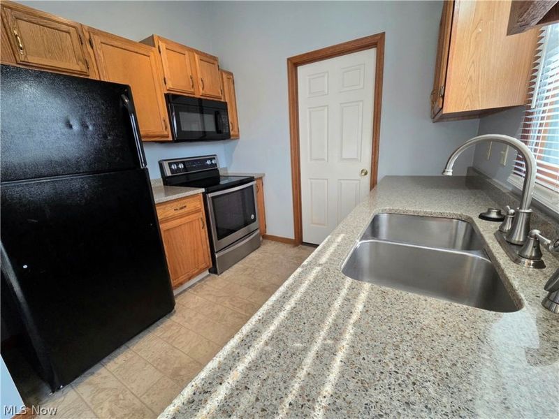 2232 Candlewood Drive, Avon, OH 44011 Photo 10