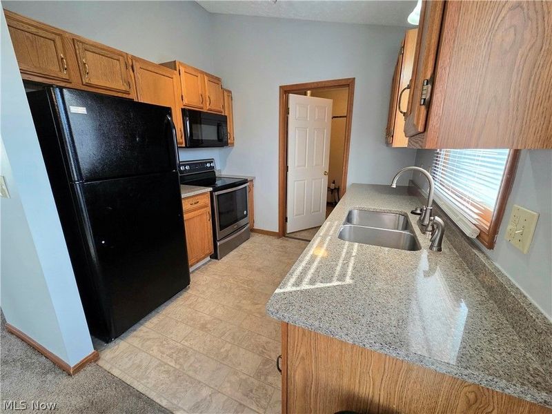 2232 Candlewood Drive, Avon, OH 44011 Photo 8