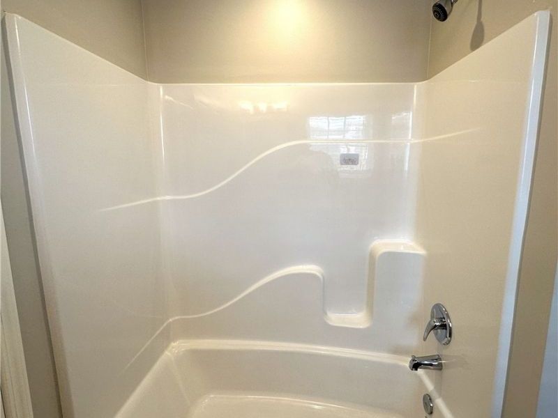 4433 Fenwick Avenue, Cleveland, OH 44113 Photo 12