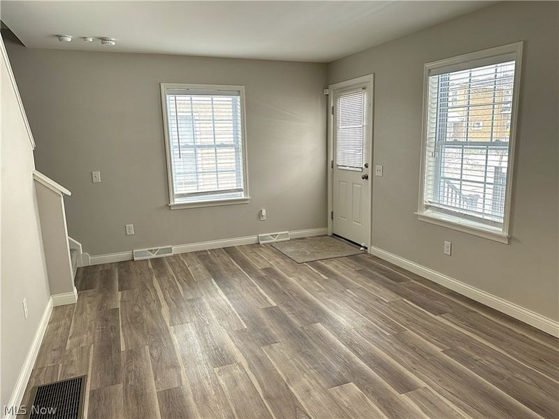 4433 Fenwick Avenue, Cleveland, OH 44113 Photo 6