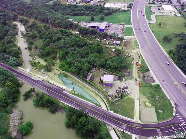 8550 OLD GRISSOM RD, San Antonio, TX 78251